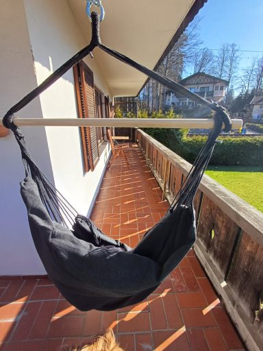 Balkon mit Hängesitz